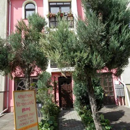 招待所 Apartman Napsugar Vendeghaz 埃格尔