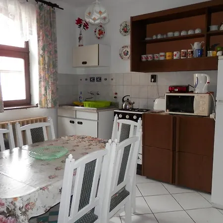 Apartman Napsugar Vendeghaz Eğri