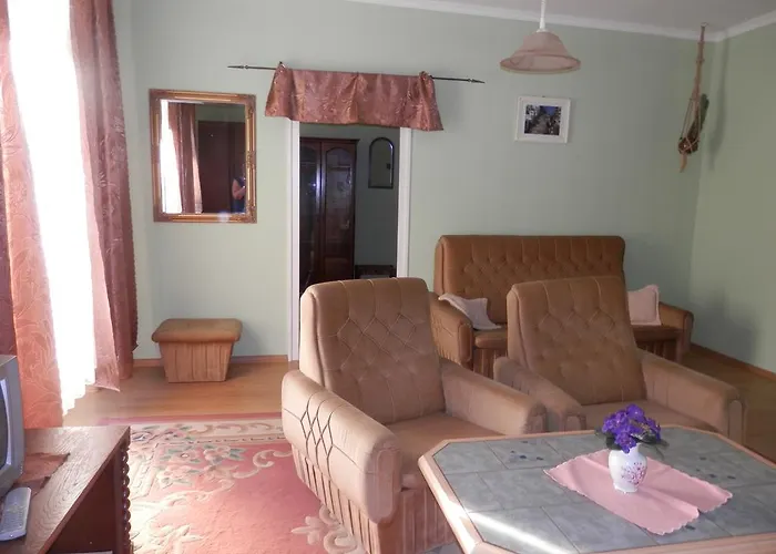 게스트하우스 Apartman Napsugar Vendeghaz 에게르
